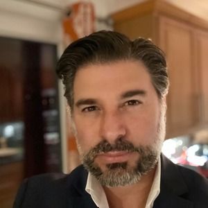 Meet your Posher, Enrique